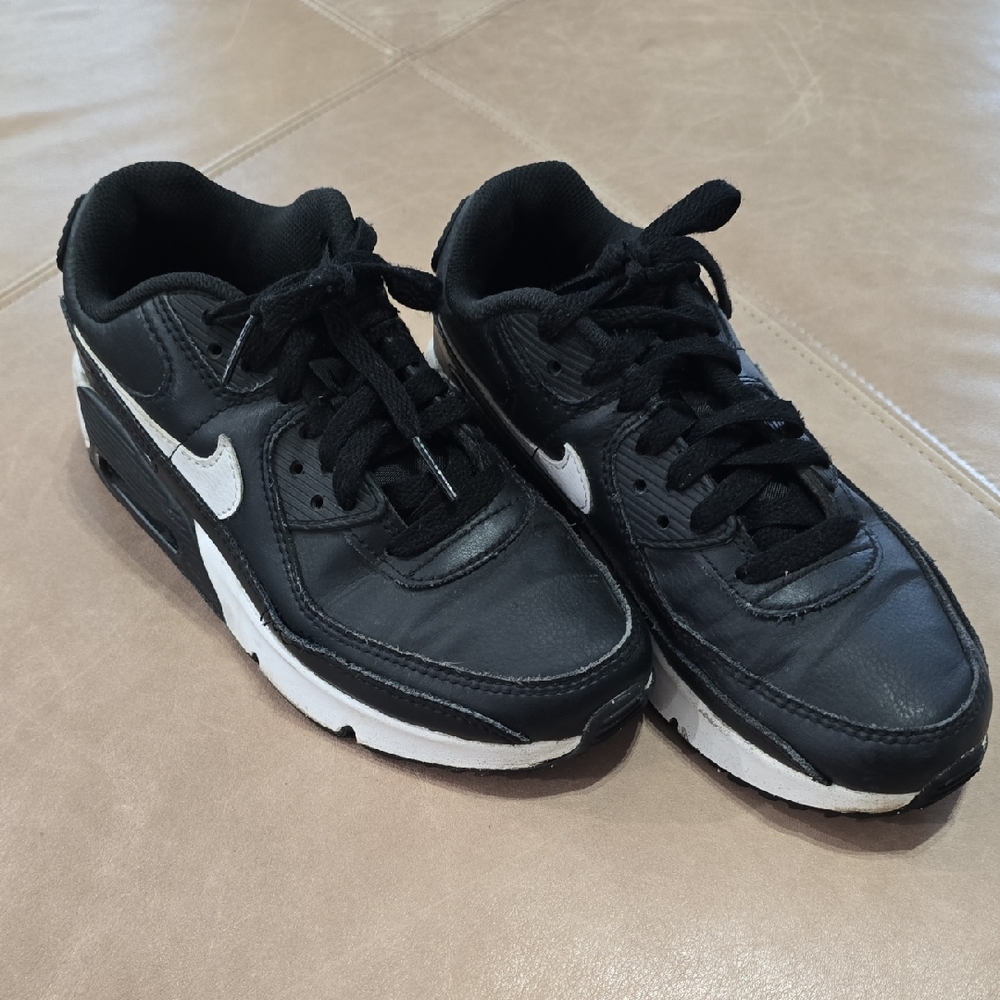 Nike Airmax Black and White Sneakers